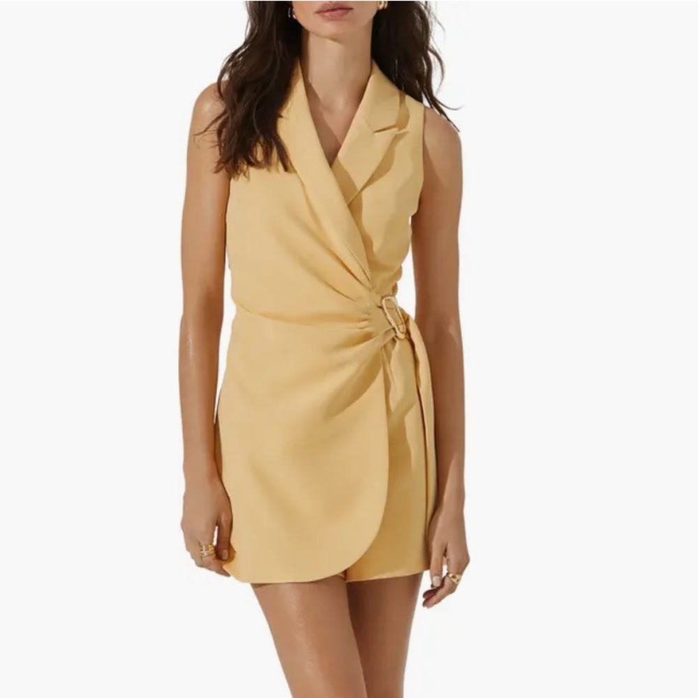 NWOT! ASTR Front Wrap Suit Romper - M